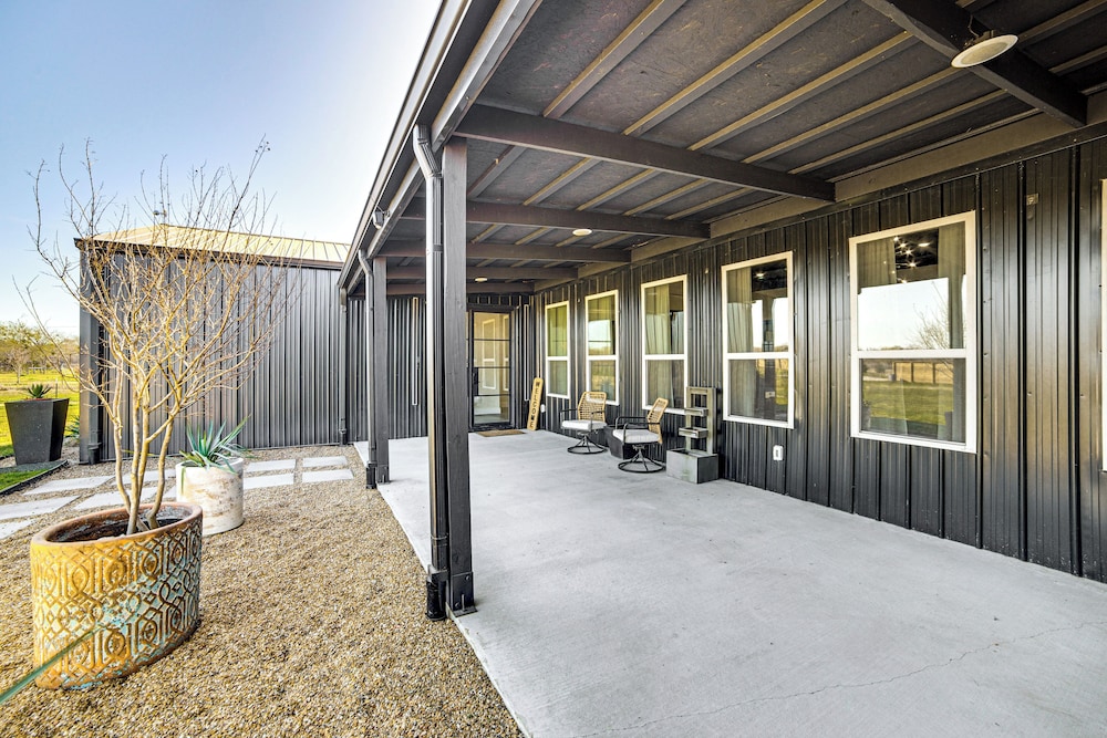 6 Mi to Lake Tawakoni: Texas Family Home