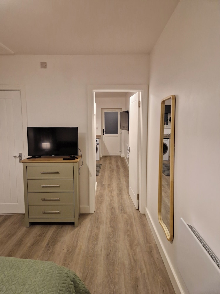 Cozy Apartment at Highbanks The Annex