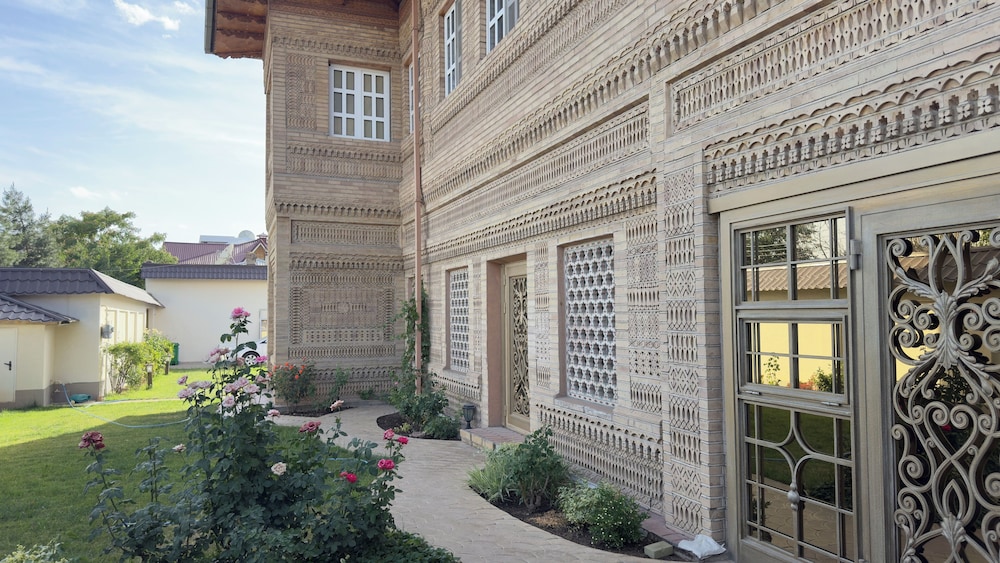 Ikat Villa