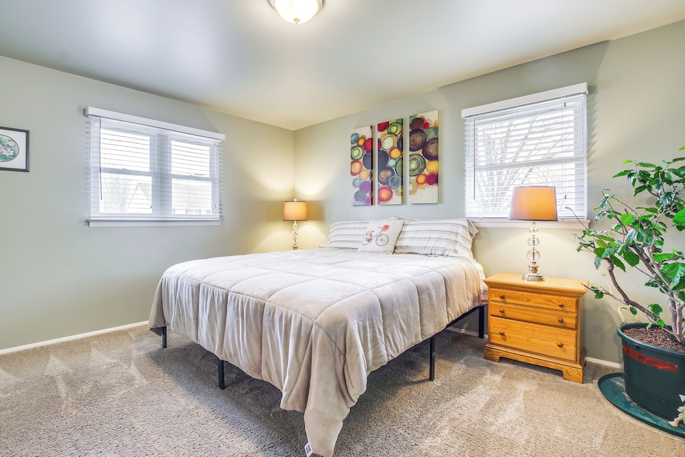 Walk to Lake: Family Getaway w/ Yard in Menasha!