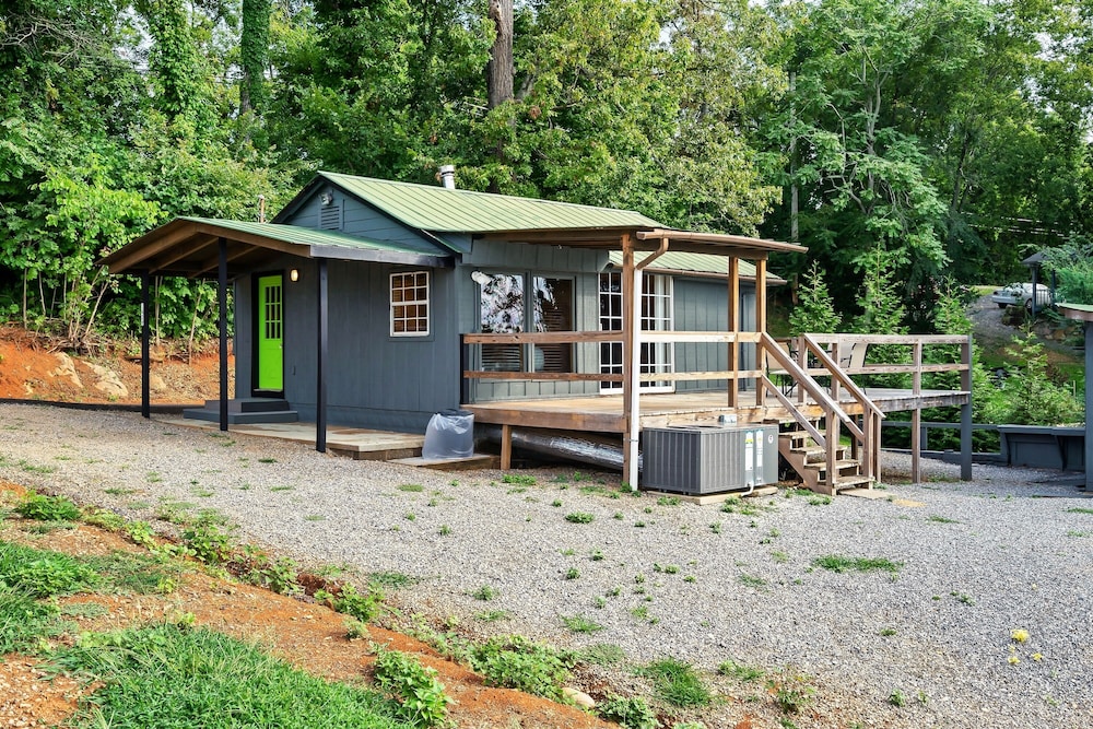 Cabin at Lakeside view 3