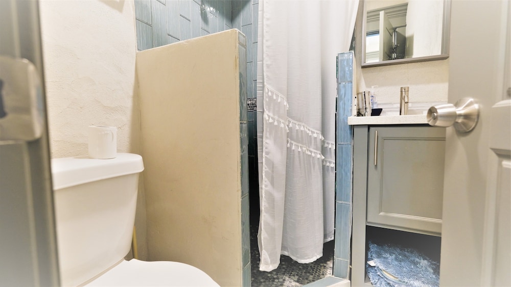 2Bdrm 2Bath 2Beds - NRG - GRB - MM-Park - Image 2
