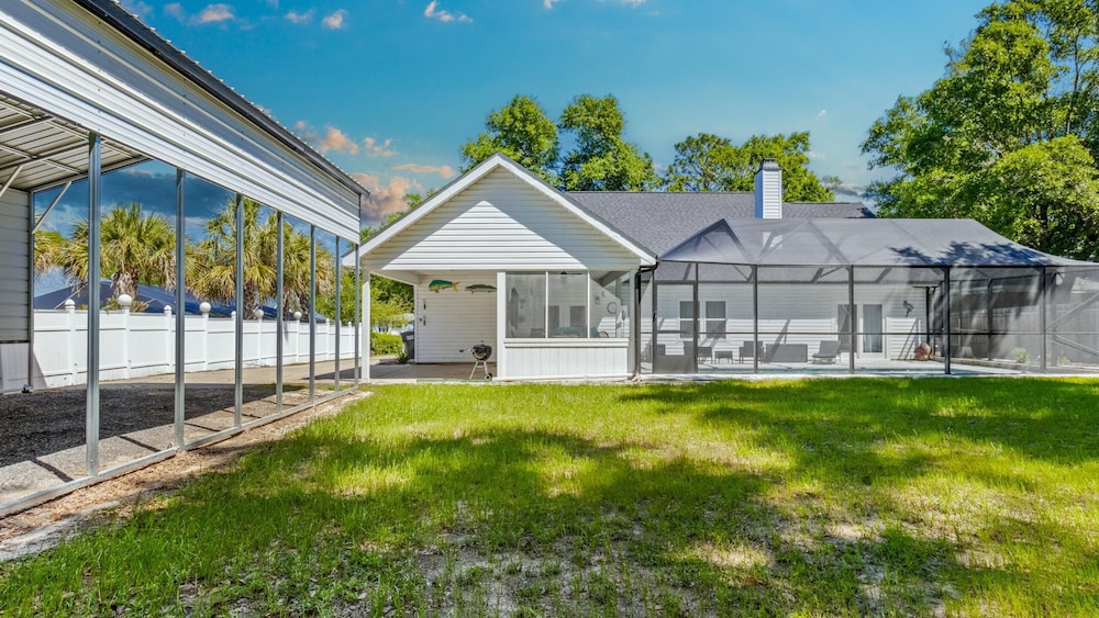 Southern Charm by Southern Vacation Rentals