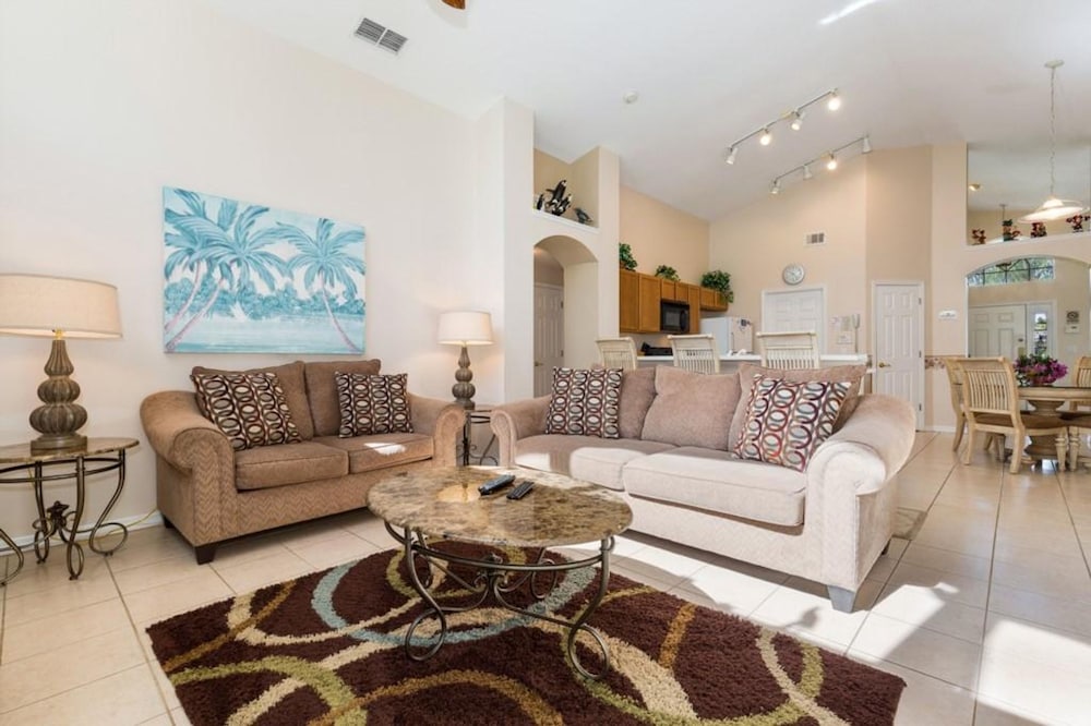 Relaxing Oak Island Pool Villa Close to Disney