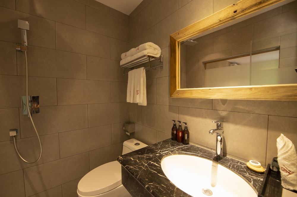 Lotus Mountain Boutique Inn