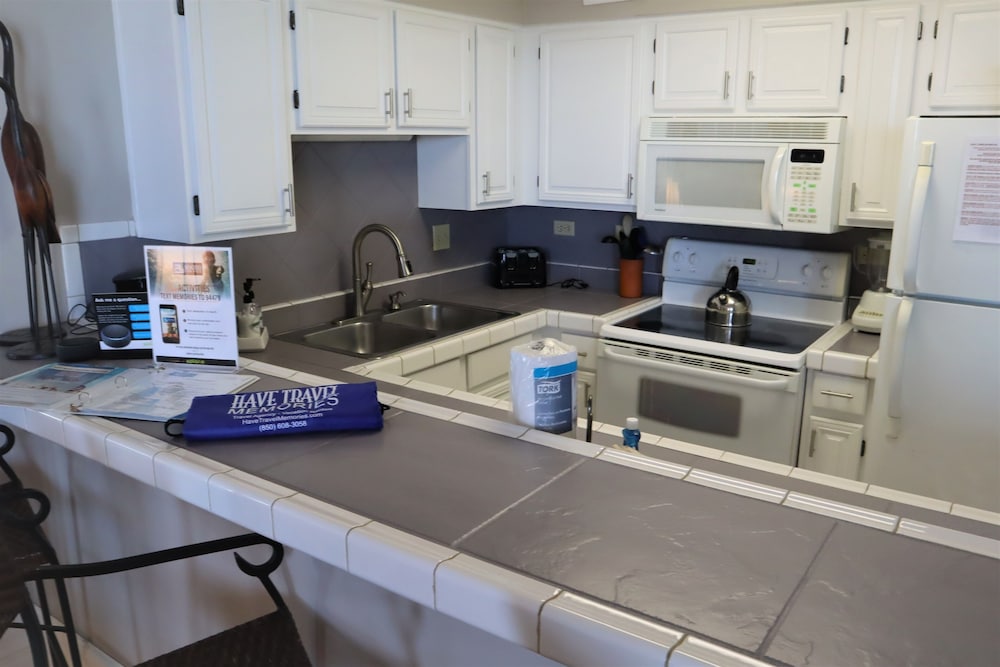 473 Mainsail 2 Bedroom Condo by RedAwning view 2