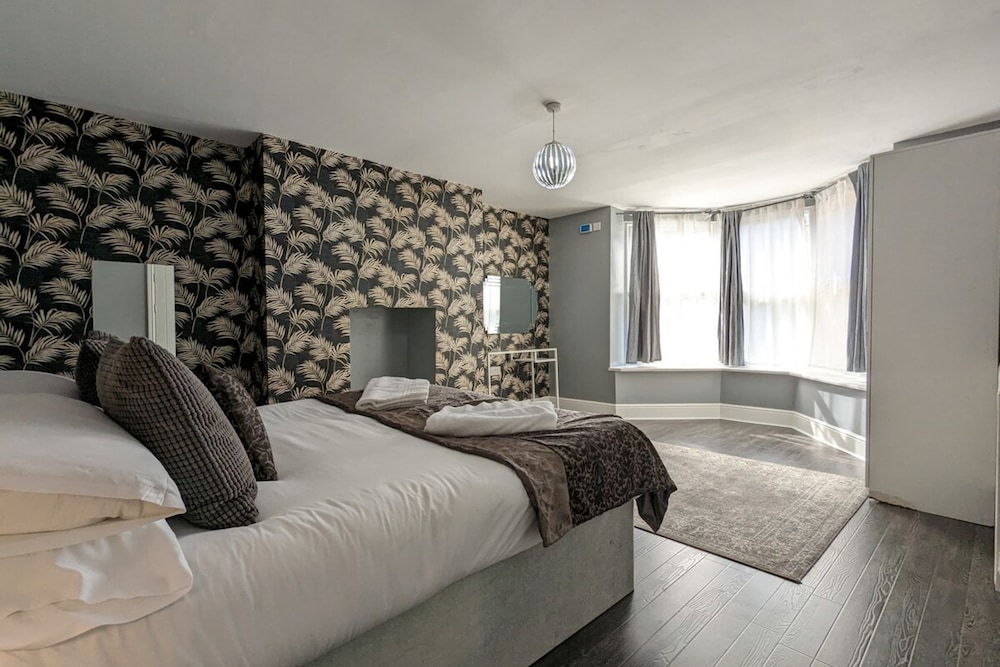 Apart-hotel - Flat 1 - 2 bed 1.5 Bath view 3