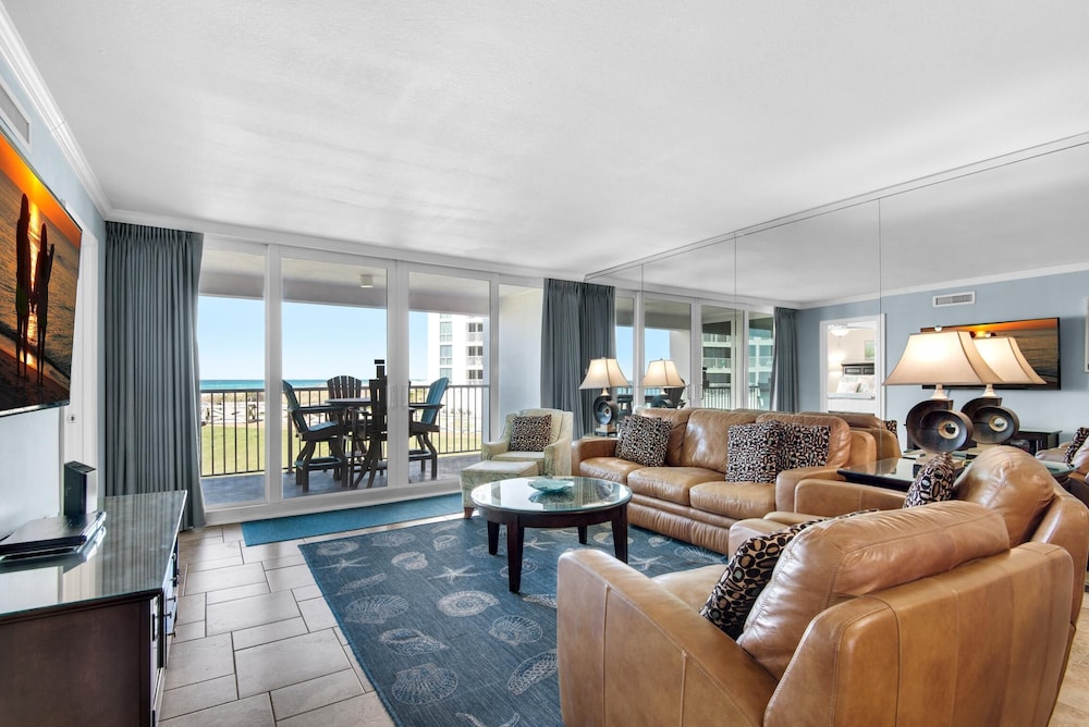 Shoreline Towers 1022