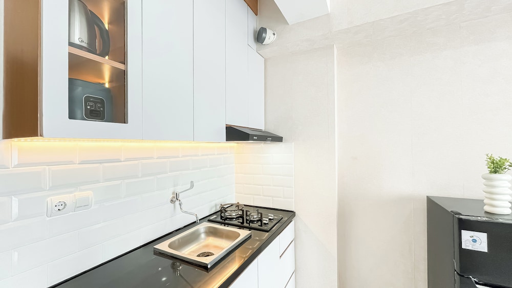 Minimalist 2Br Apartment At Podomoro Golf View