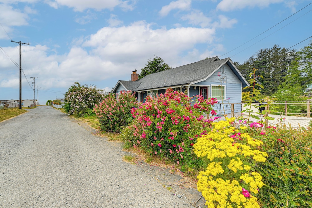 Walk to Beach: Cozy Home w/ Deck in Smith River!