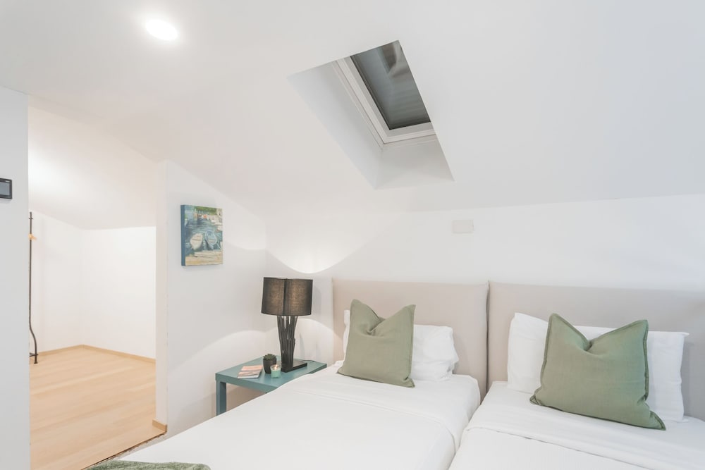 Borsieri Como Apartments with Parking by Rent all Como