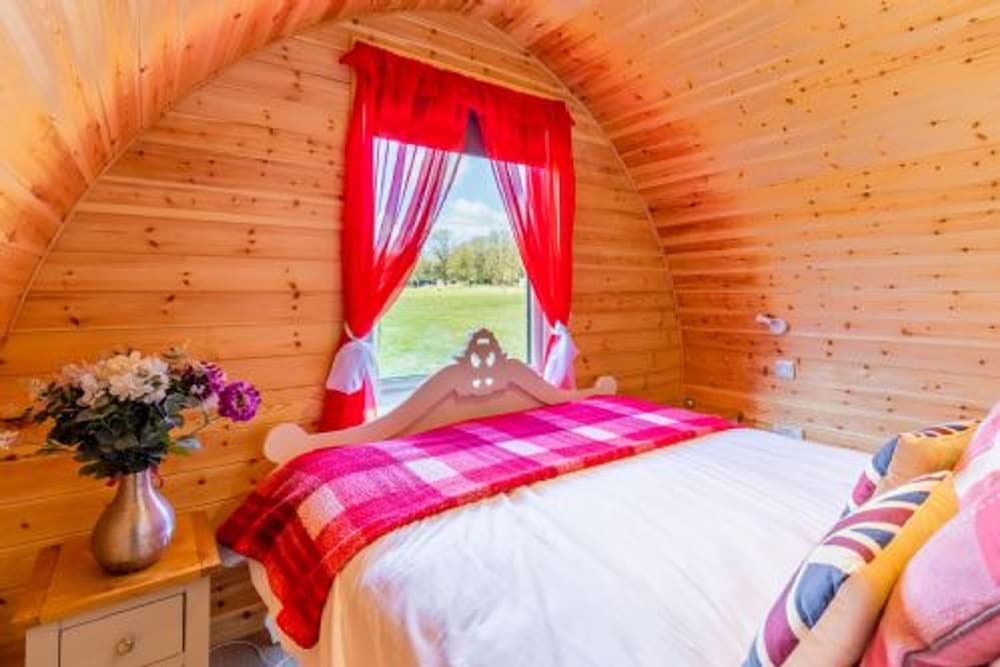 Host Stay Firefly Spa Lodge