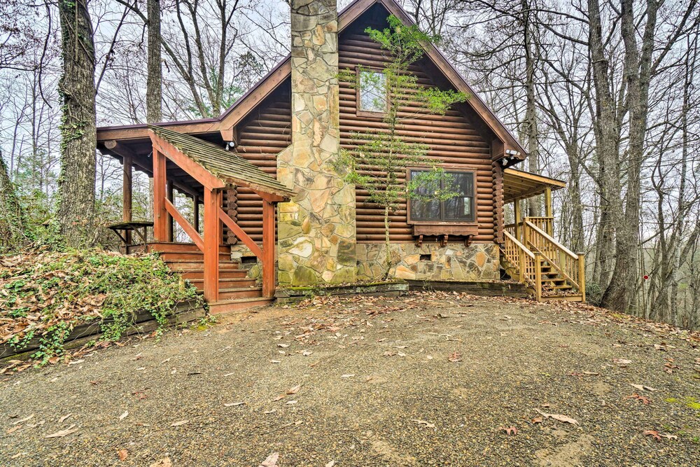 Gatlinburg Log Cabin w/ Hot Tub & Mountain Views! view 3