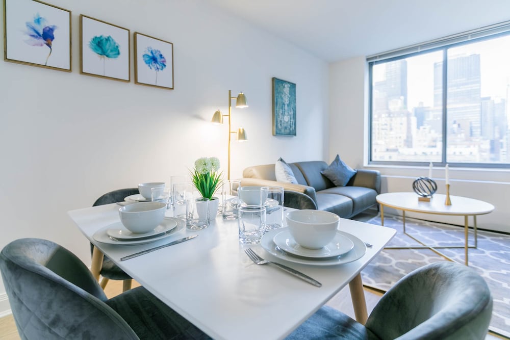 Fully Furnished 1BR in Murray Hills