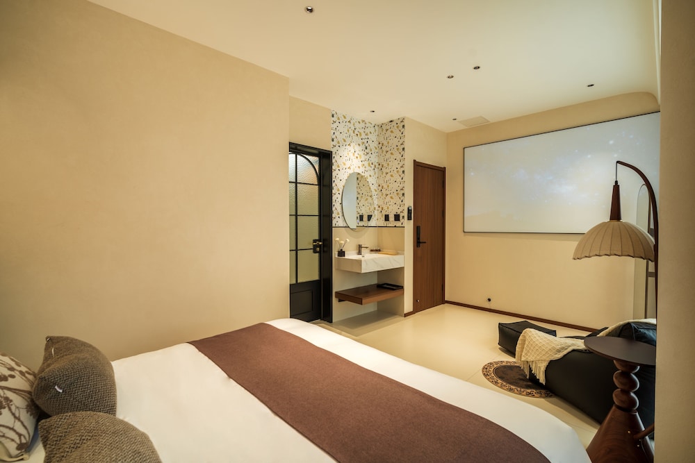 Jingdezhen Streamside B&B (Taoxichuan Cultural & Creative Zone Branch)