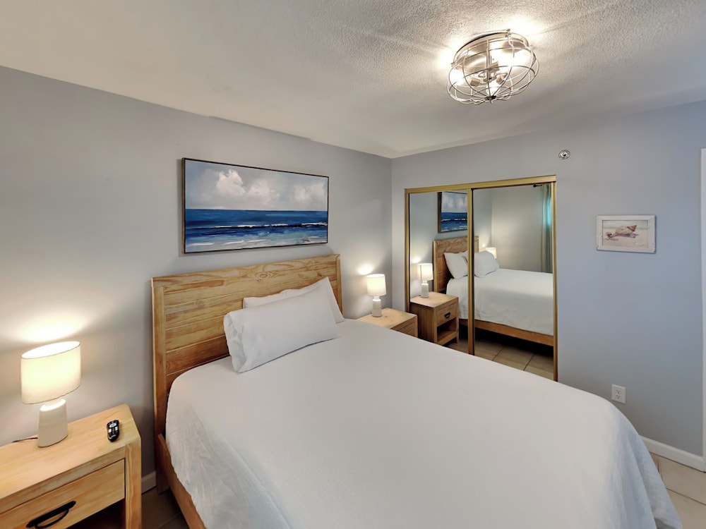 Sea Oats #309 by Southern Vacation Rentals