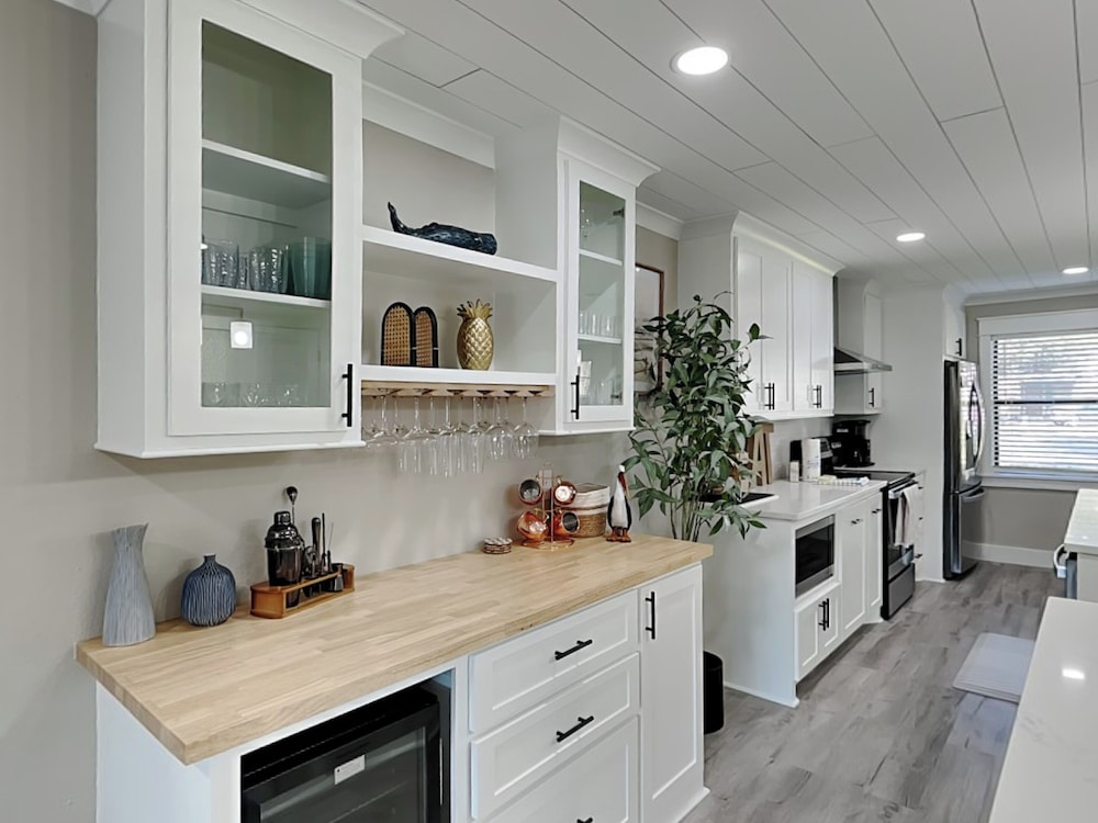 Easy on Eastern Lake by Southern Vacation Rentals