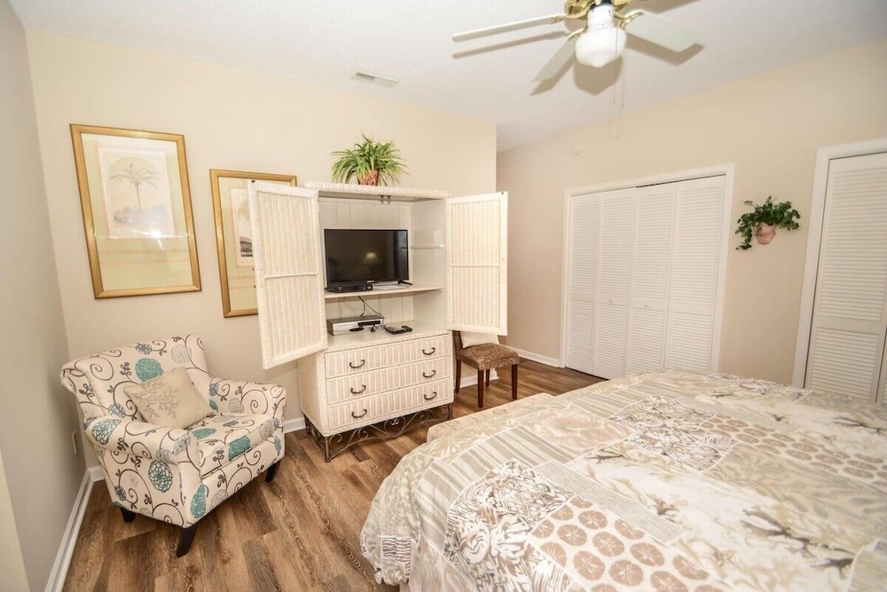 Canterbury Court 6 E 3 Bedroom Apts