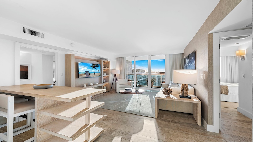 Luxury Vacation Rentals at 1 Hotel & Homes by LRMB