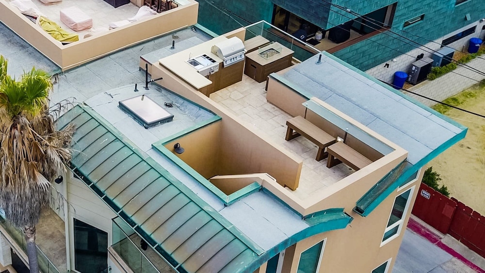 Manhattan Townhome #722