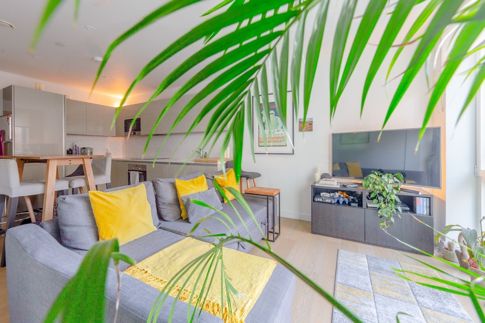 Bright Flat in Elephant & Castle