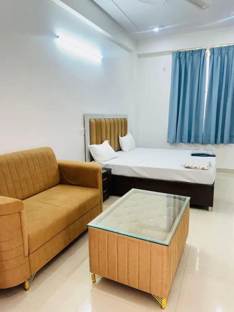 Fabhotel Shri Hari Singh Dham
