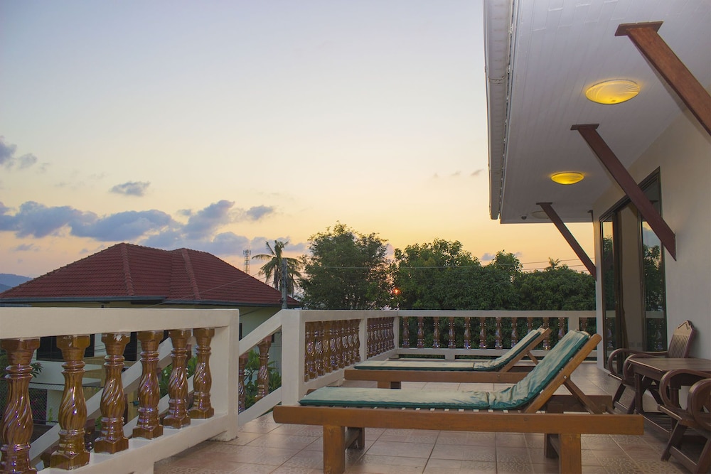 Baan Dork Bua Villa