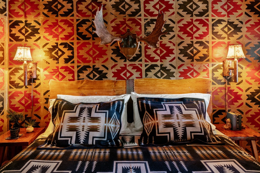 Urban Cowboy Lodge 2