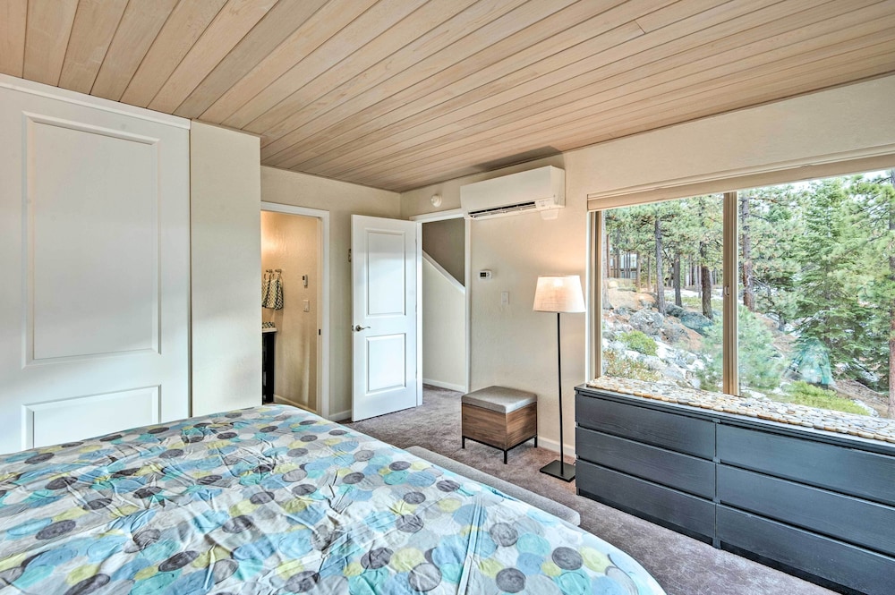 Tahoe Retreat w/ Deck - 2 Mi to Nevada Beach! - Property Image 25