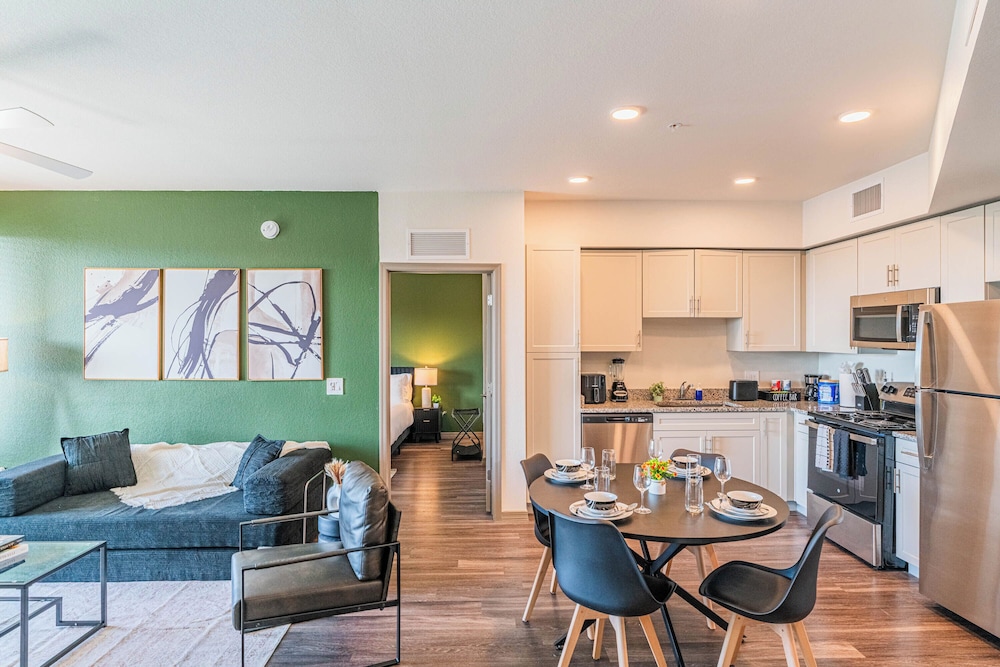 ROVE LIVING/KL - Cardinal 95