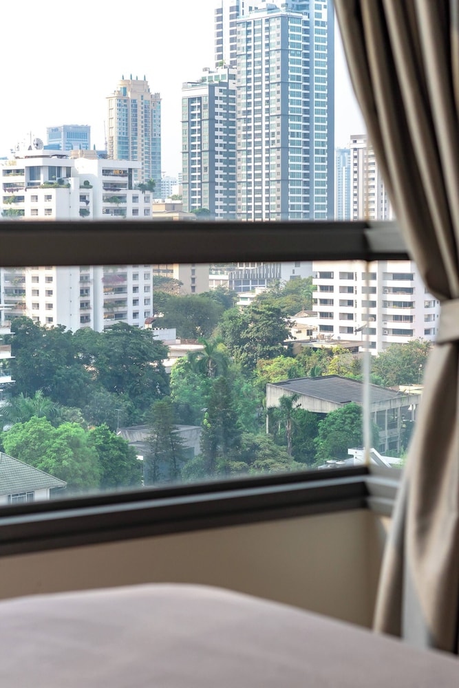 Free Airport Pick Up Rooftop Pool Jacuzzi Gym BTS Emqartier Shopping Mall
