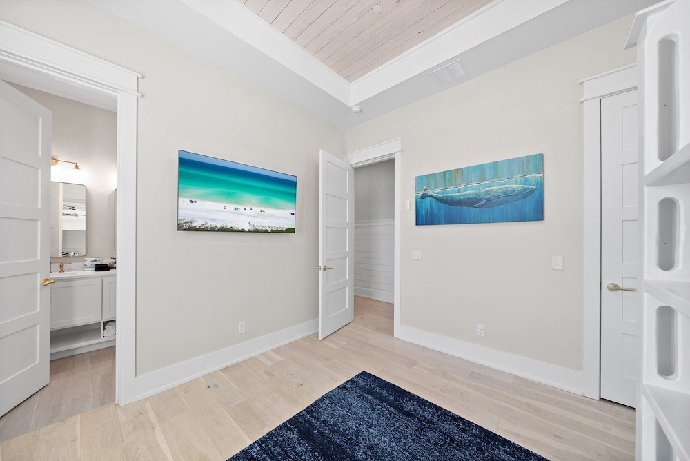 Pink Tequila Sunrise 7 Bedroom Home