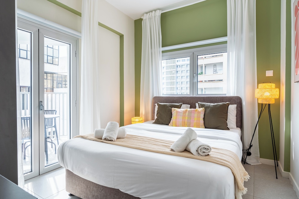 Local Host Living - Signature Apartments in Nicosia