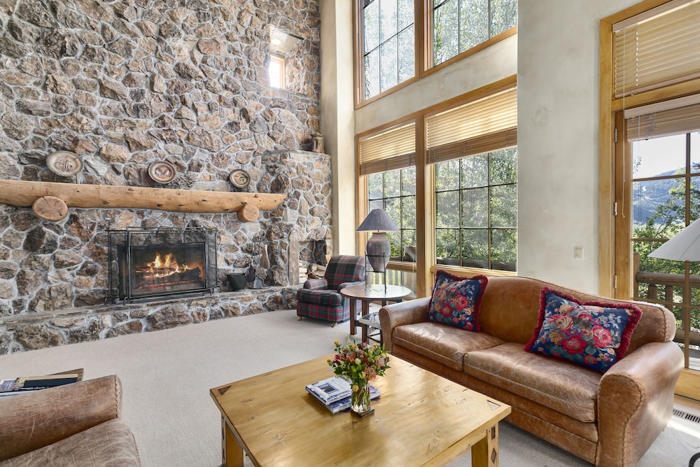 Thistle Drive Home at Deer Valley Resort - 4 Bedroom Home #3020 4 Condo