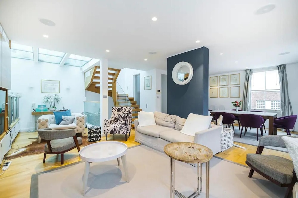 NEW Stunning 5BD Kensington House
