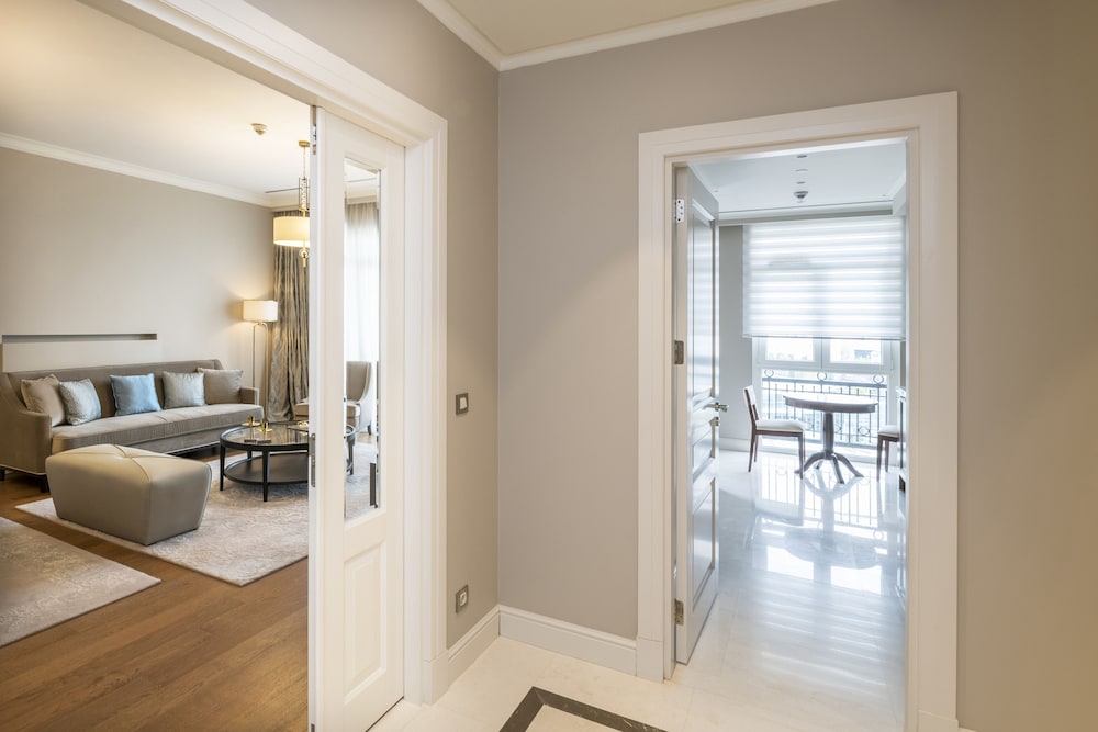 Ist flats Serviced Apartments - EMAAR SQ