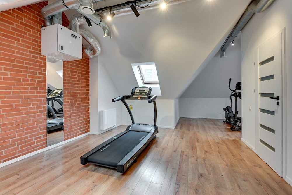 Waterlane Vintage Fitness & Parking by Downtown Apartments