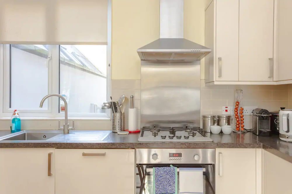 Peaceful 2 Bedroom Apartment in Affluent Fulham