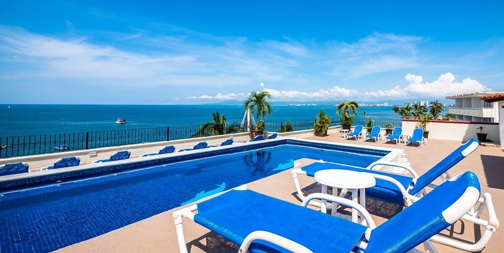 Cozy 2BR King Beds - Rooftop Pool - Fast Wifi