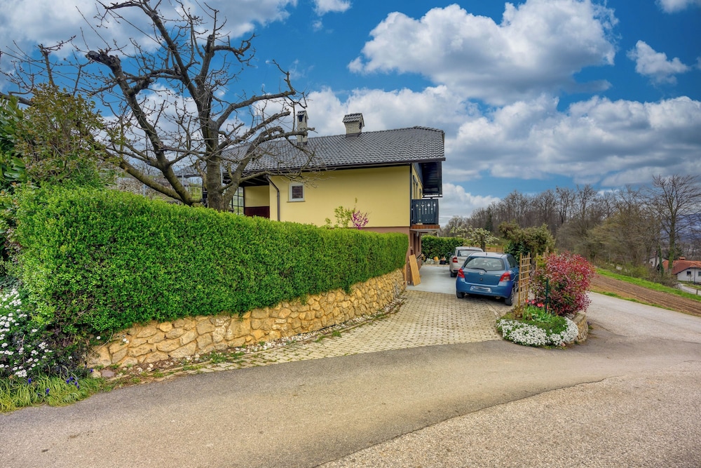 Lovely Cottage Tilka