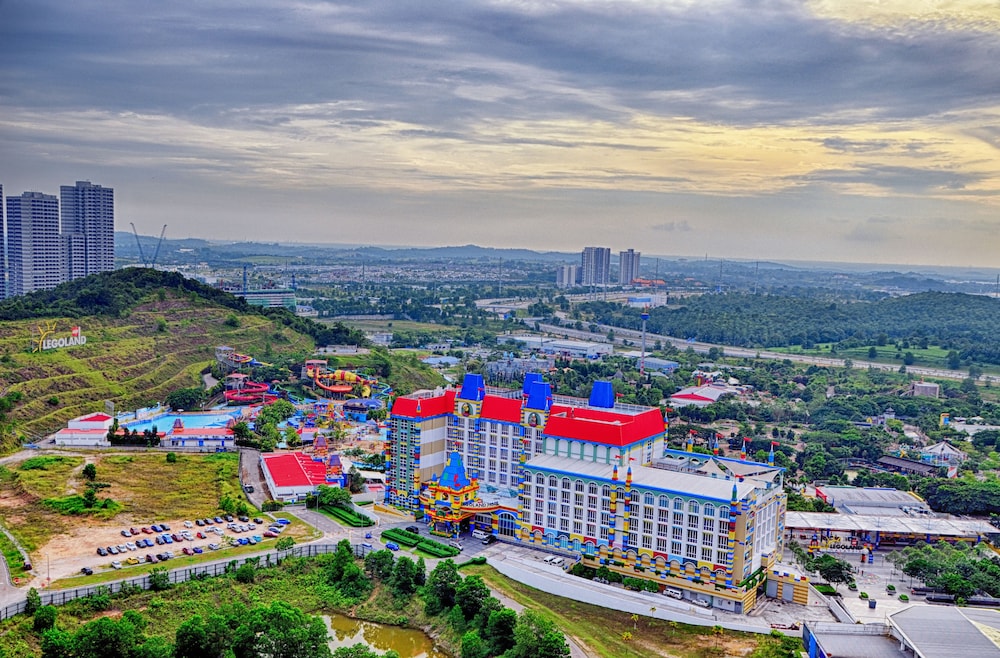 Holi Afiniti Themed Suites