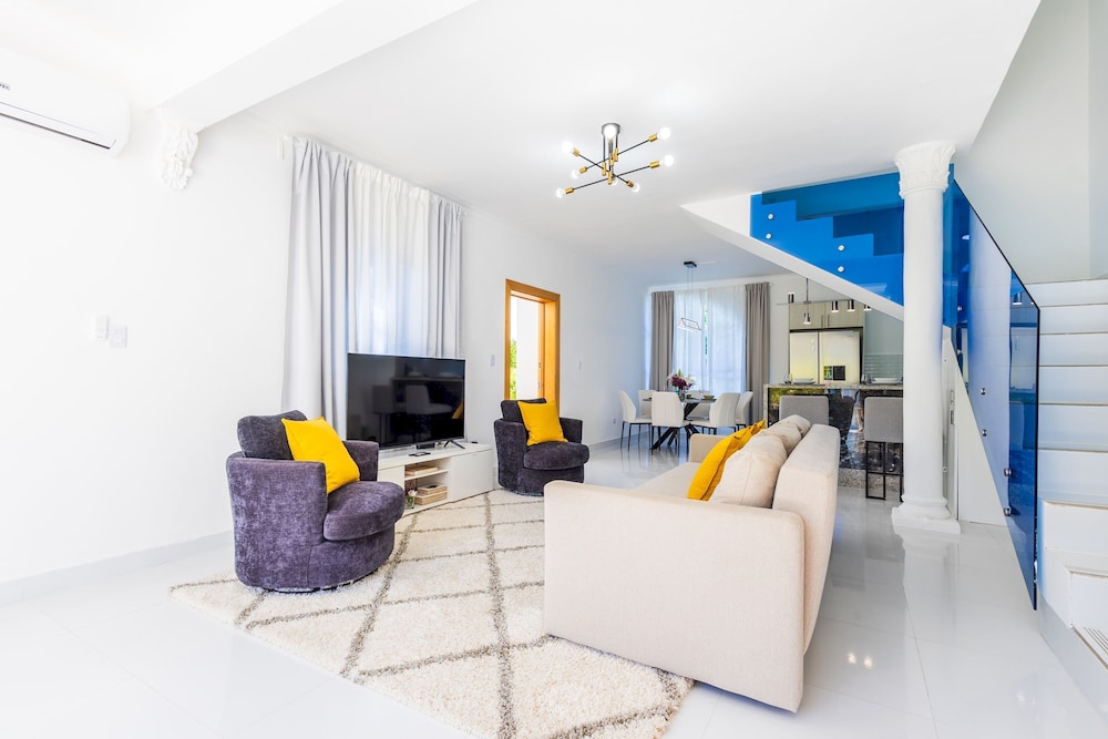 New Modern 2-lvl Punta Cana Villa in Gated Community With Private Pool Rooftop Jacuzzi