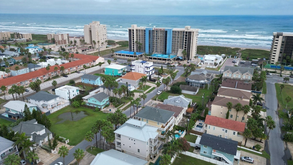 121 Snapper By The Sea 4 Bedroom Home