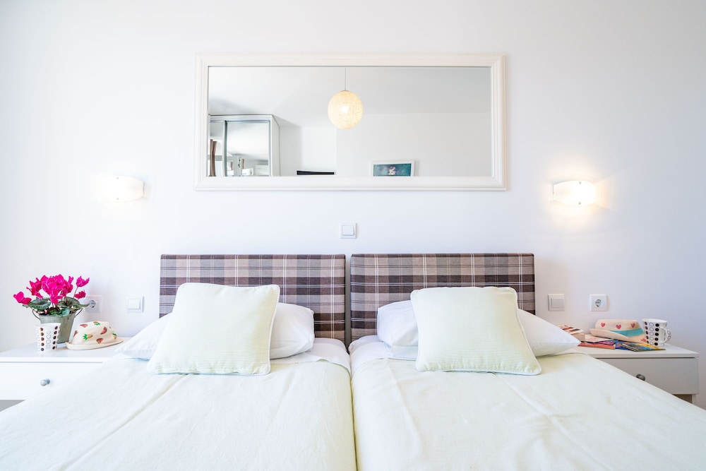 Jele Rooms