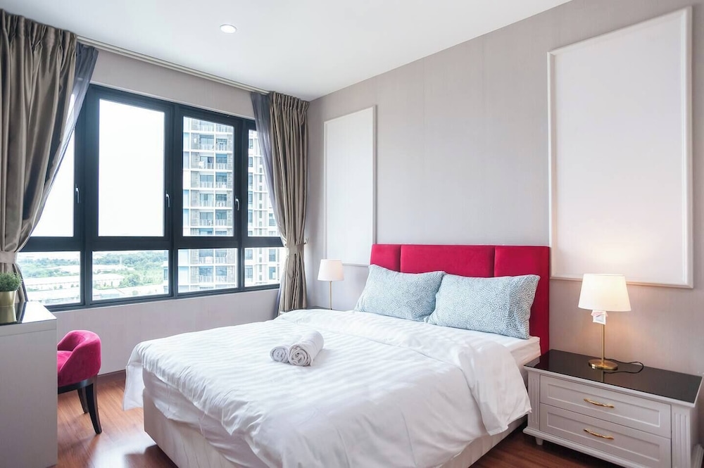 ICity Luxury Condo by Smarthome