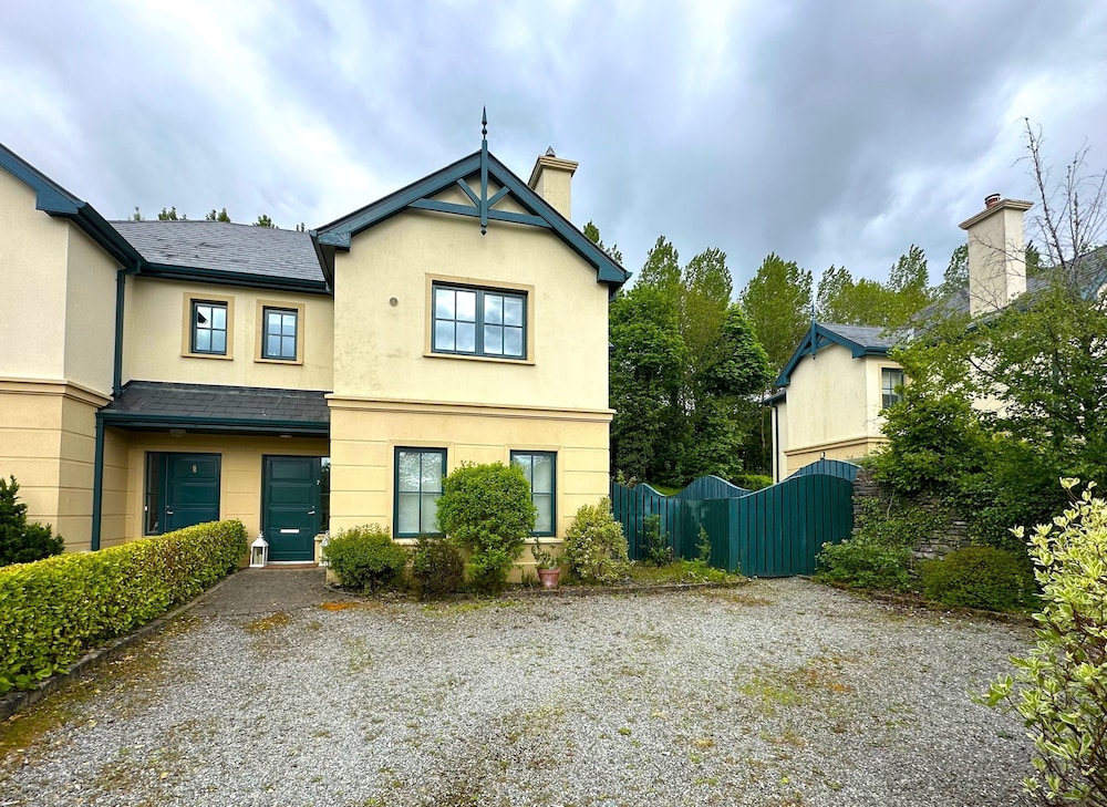 7 Oakwood Manor Kenmare