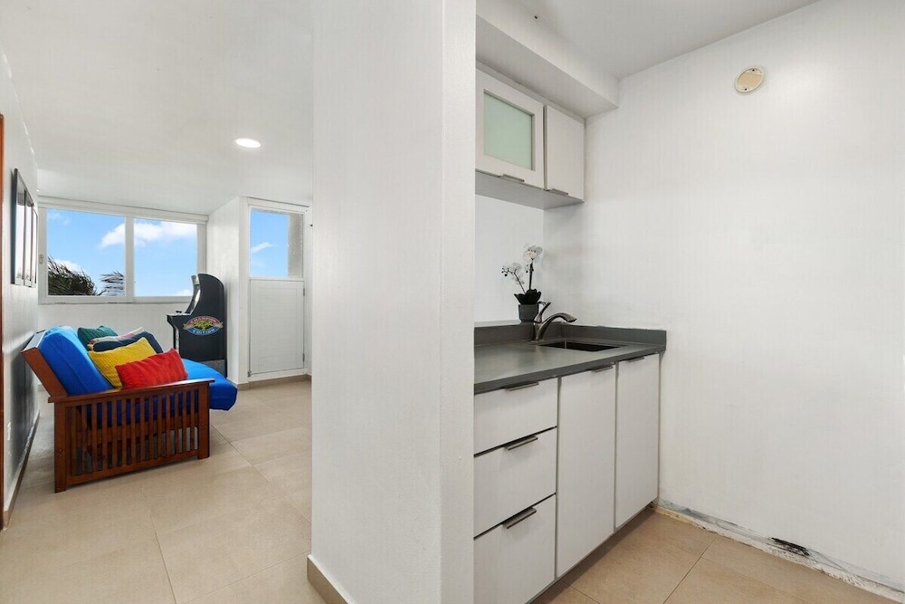 Puerto Rico Condado Beachfront w Pool Rental Otium Rentals - Property Image 15