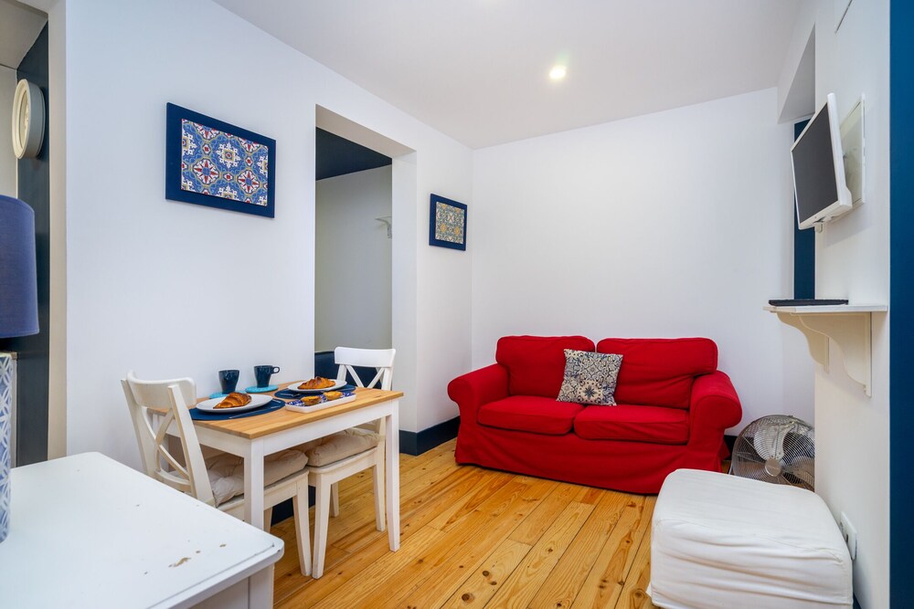 Central Minimalist 1-Bed Great To Explore Lisbon