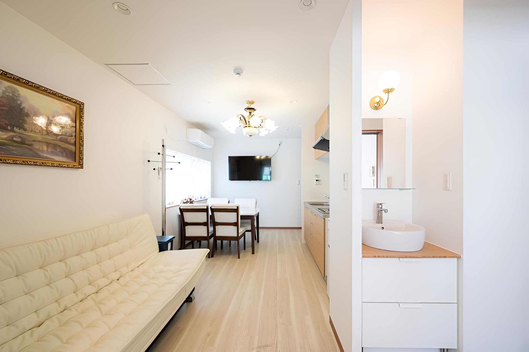 323Nanba-Near the station