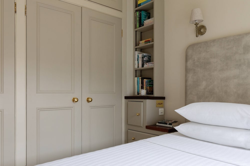 Kensington Place IV by Onefinestay